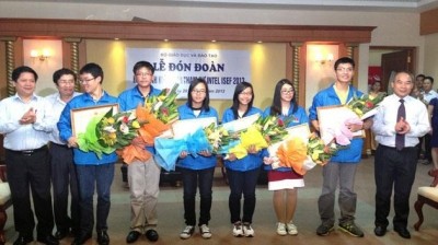 Vietnamese students win prizes at Intel ISEF 2013 - ảnh 1